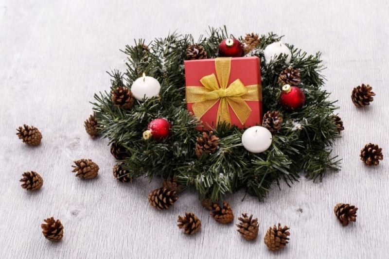 Tis the Season: How to Ensure Your Christmas Wreath and Garland Stay Fresh Throughout the Holidays